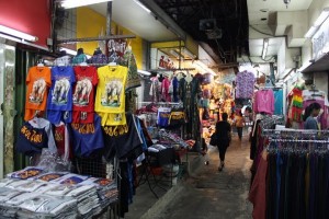 Shopping at Pratunam Market in Bangkok