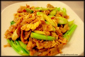 Phad siew is a scrumptious mix of stir fried rice noodles.